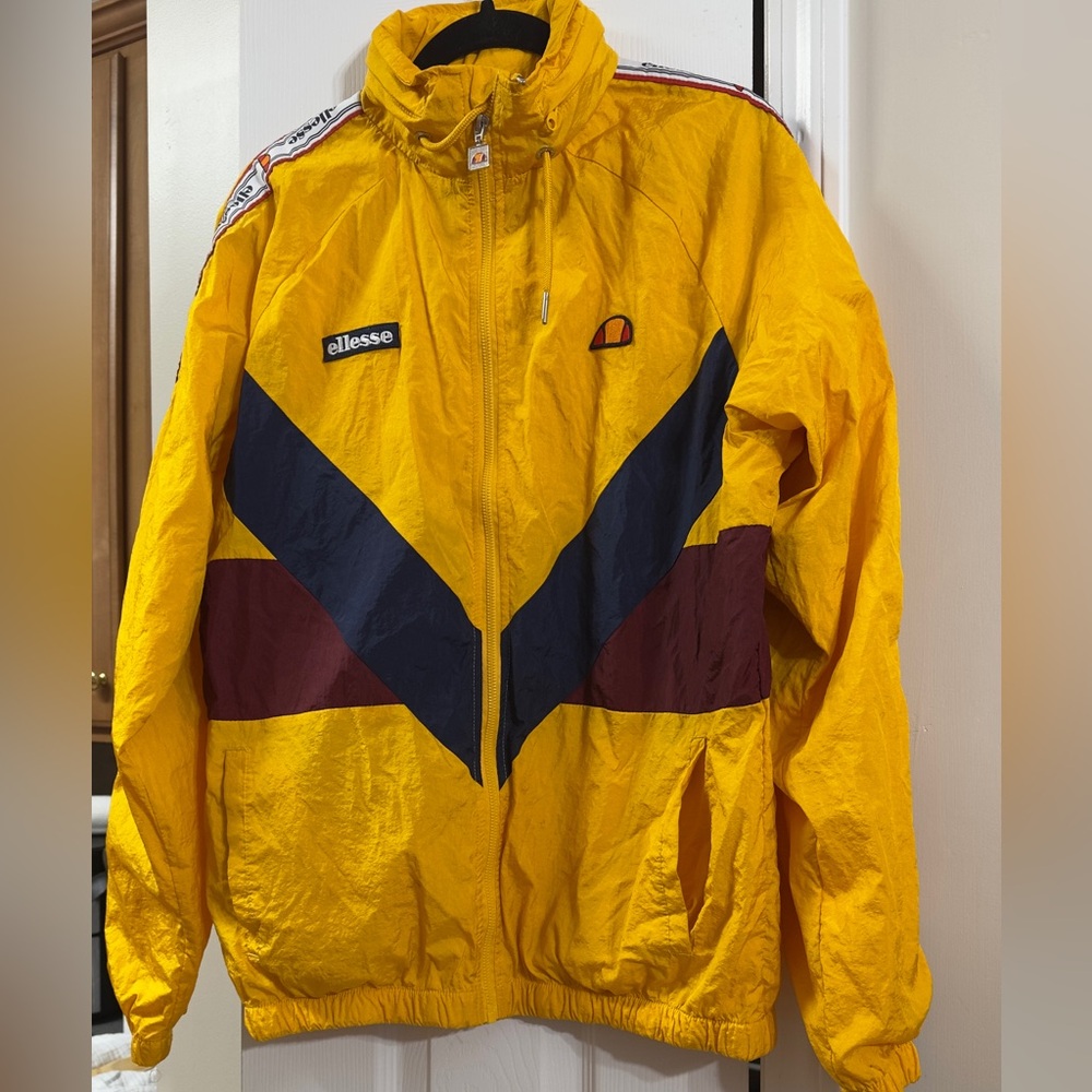 Ellesse Yellow  windbreaker pit to pit 22 (no size tag) (mix11)